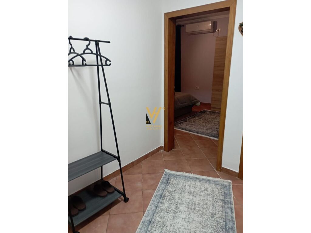 Jepet Apartament 1+1+ballkon me qera te Rruga Fortuzi 54 m2 2