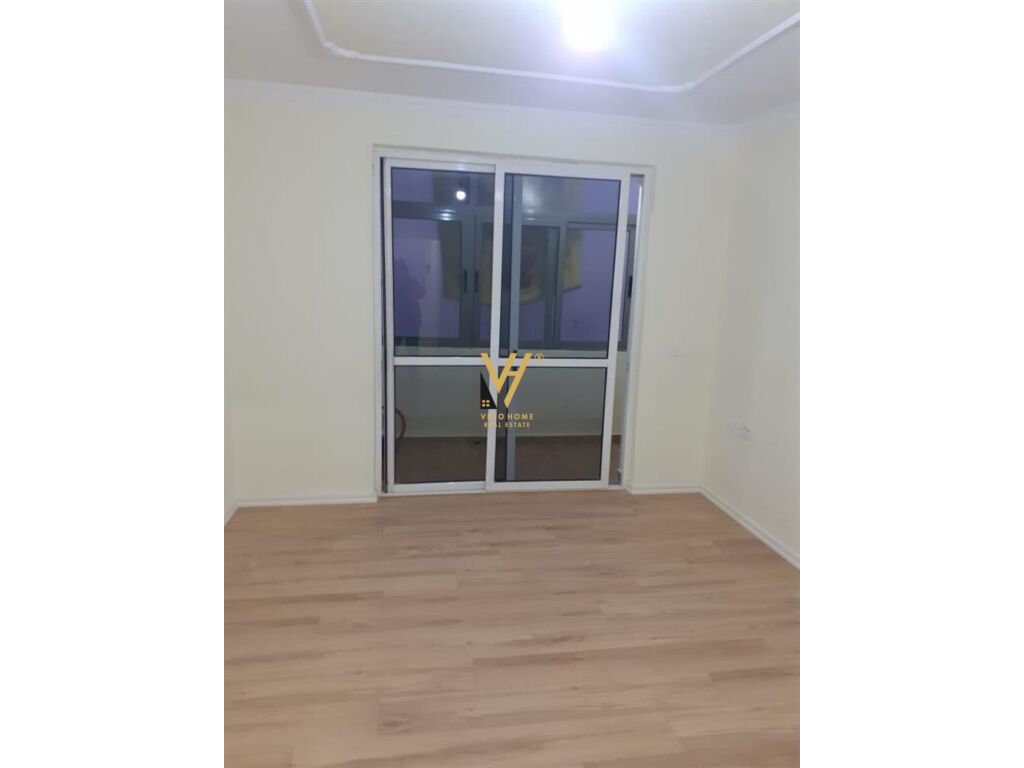 Shitet Apartament 1+1+ballkon te Shkolla e Bashkuar 55 m2 2