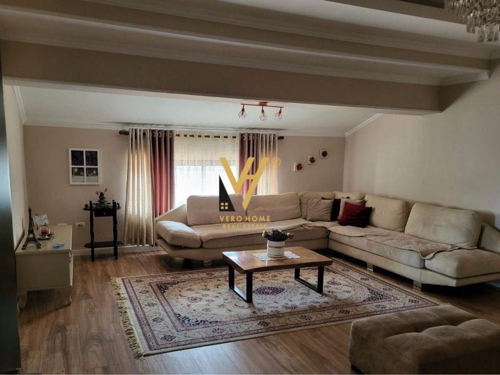JEPET APARTAMENT 2+1 ME QERA TE RRUGA SIRI KODRA 600 EURO