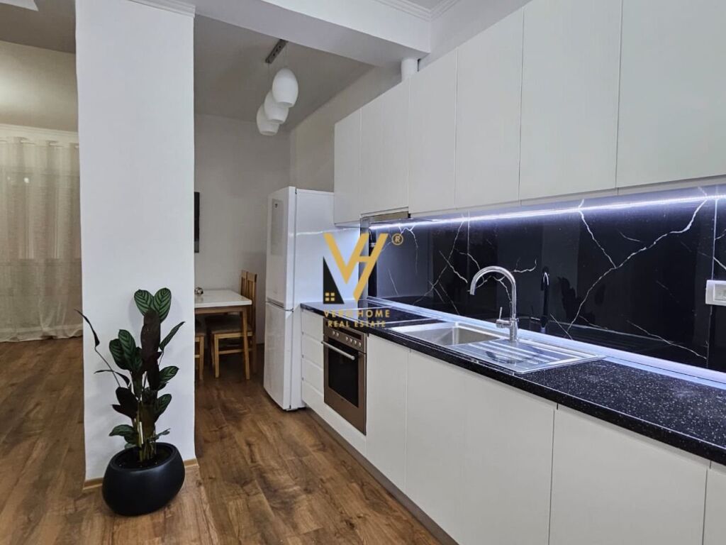 Jepet Apartament 2+1+ballkon me qera te Kodra e Diellit 80 m2
