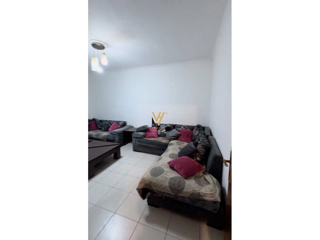 JEPET APARTAMENT 1+1+BLK ME QERA TE PALLATI ME SHIGJETA 40.000 LEKE