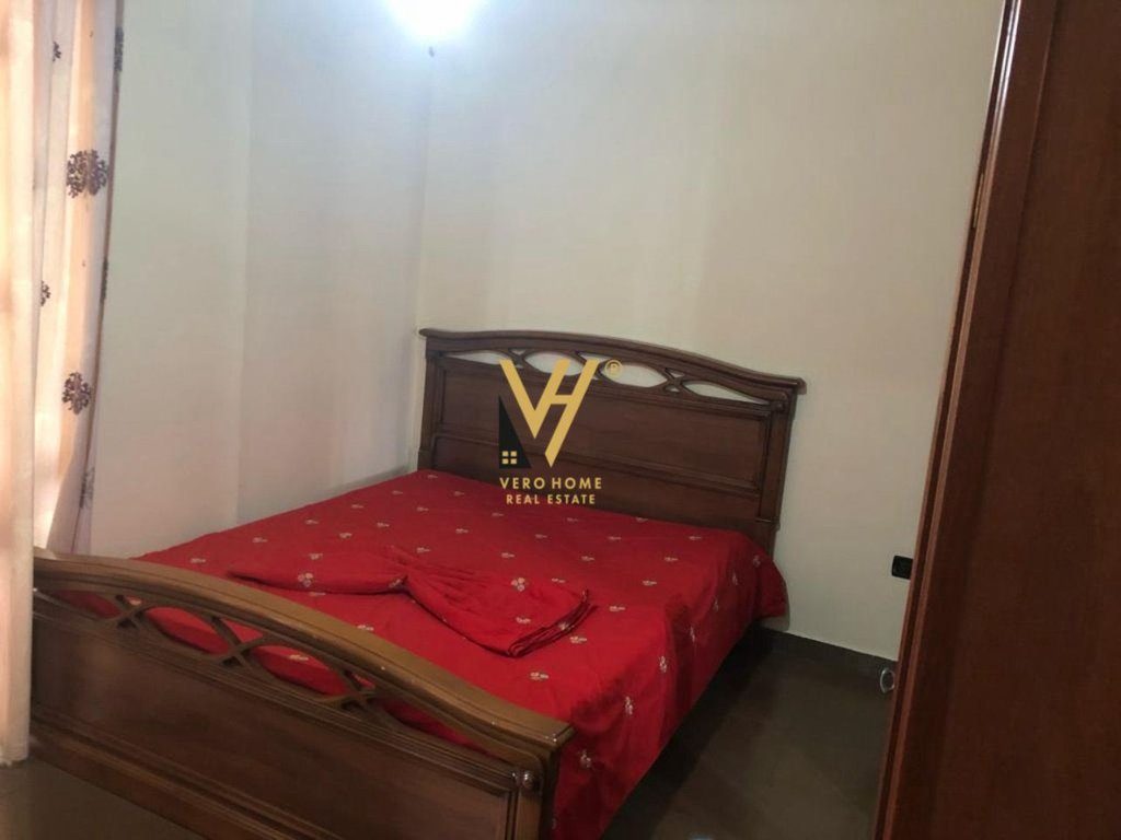 JEPET APARTAMENT 2+1 ME QIRA TE RRUGA E DIBRES 65.000 LEKE 3