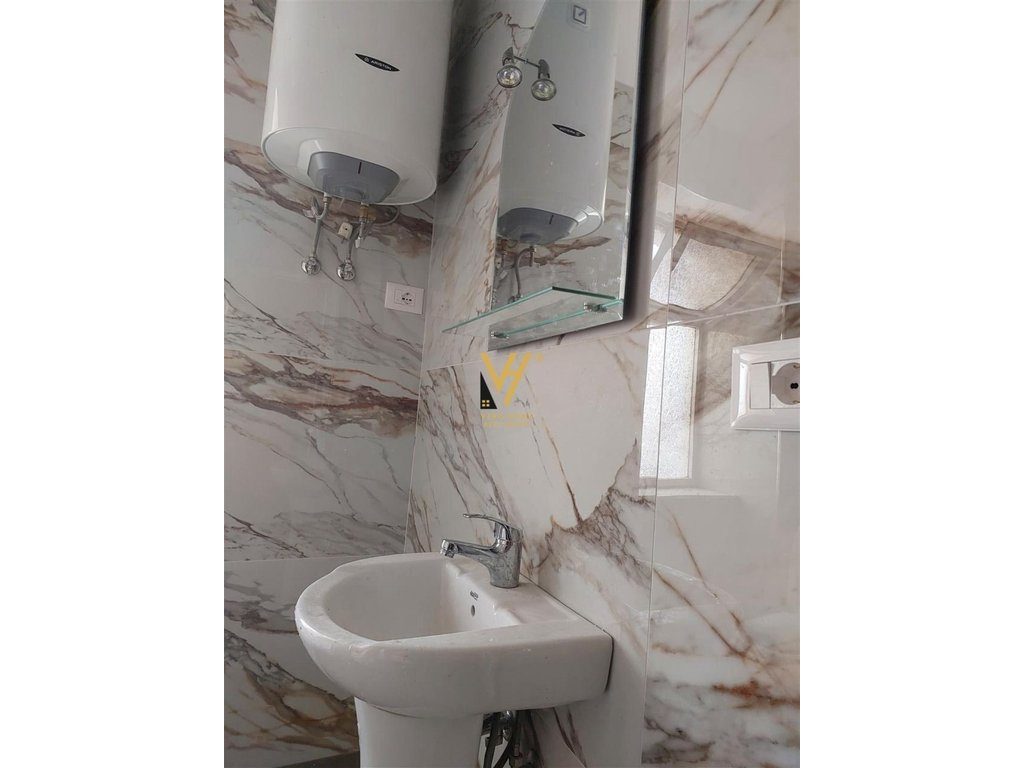 JEPET APARTAMENT 1+1+BLK ME QIRA TE RRUGA BARDHYL 53.000 LEKE 3