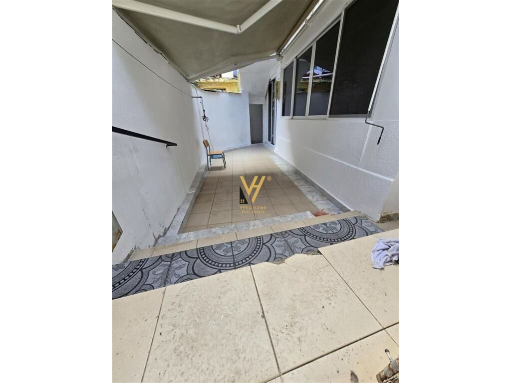 JEPET SHTEPI 2+1 ME QERA TE SPITALI NENE TEREZA 450 EURO 2