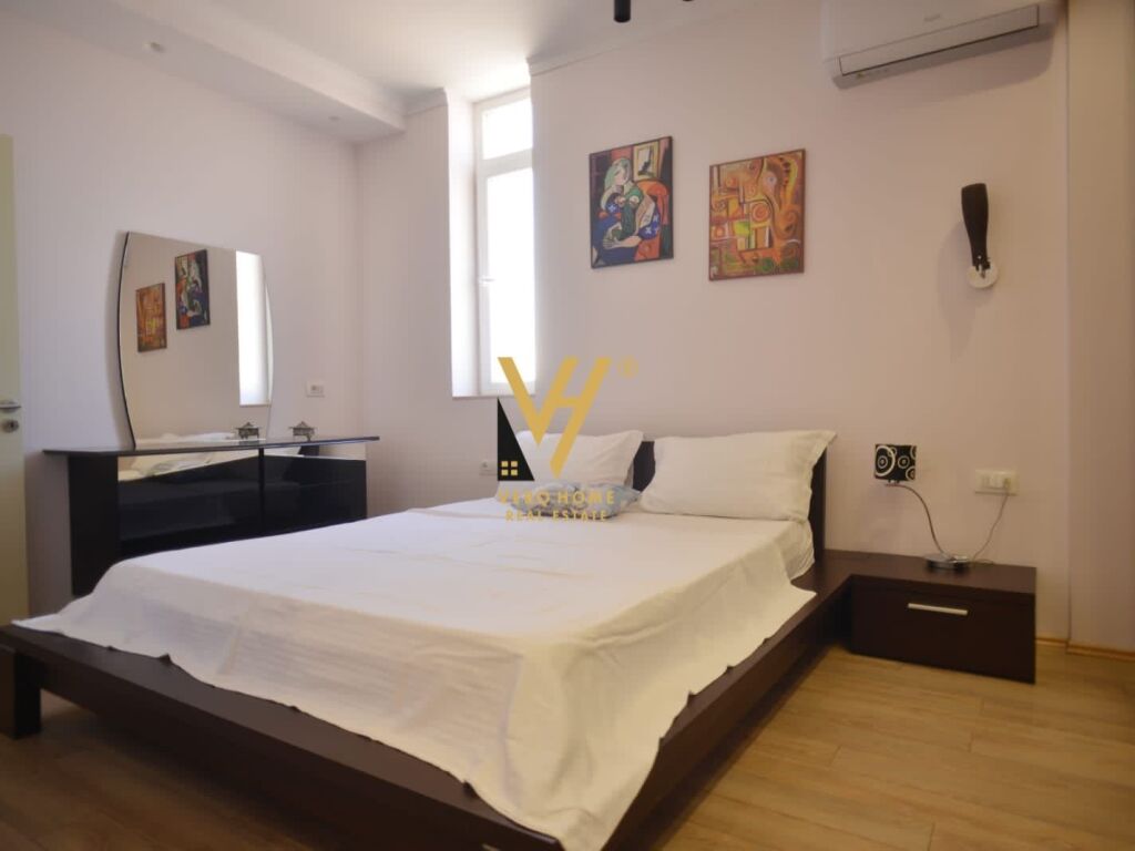 Jepet Apartament 2+1+2+ballkon me qera te Rruga e Kavajes 90 m2 3