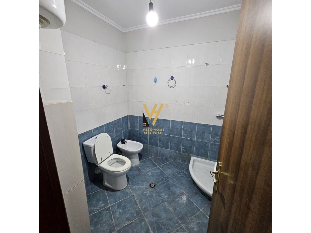 Jepet Apartament 1+1+ballkon me qera perball Delijorgjit 80 m2 3