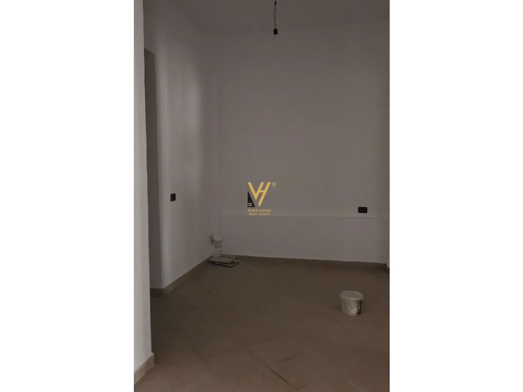 Jepet Ambient Biznesi me qera prane Shkolles Harry Fultz 85 m2