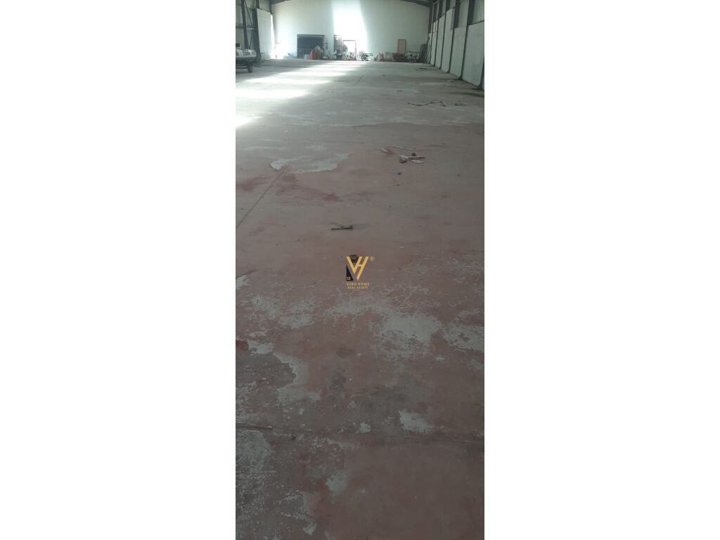 Jepet Ambient Biznesi me qera ne Elbasan 2200 m2