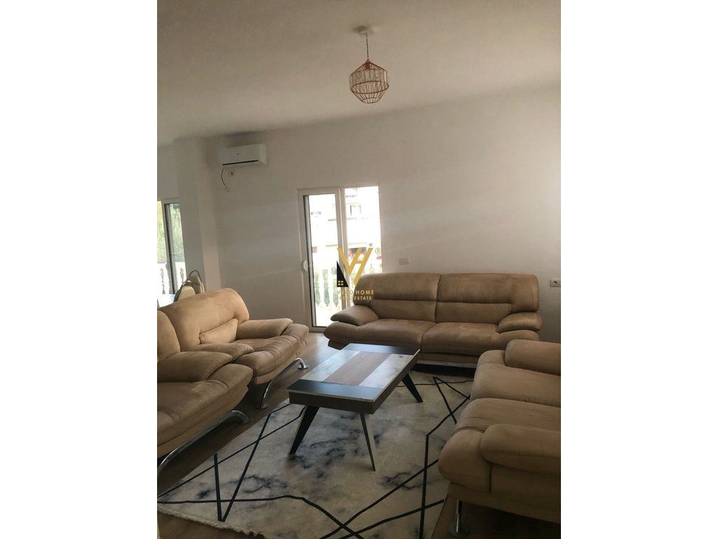 JEPET HYRJE 2+1+BLK ME QIRA TE VILAT GJERMANE 55.000 LEKE