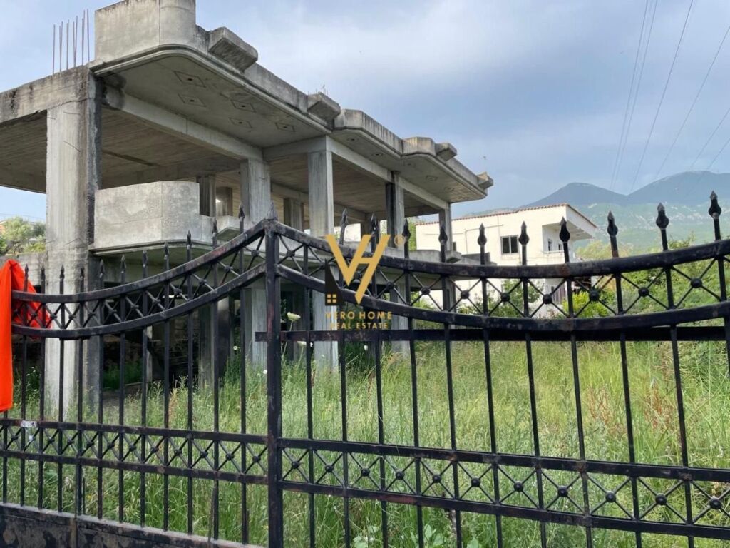 Shitet Vile dy kateshe +Toke ne Koder Babrru 560 m2 2