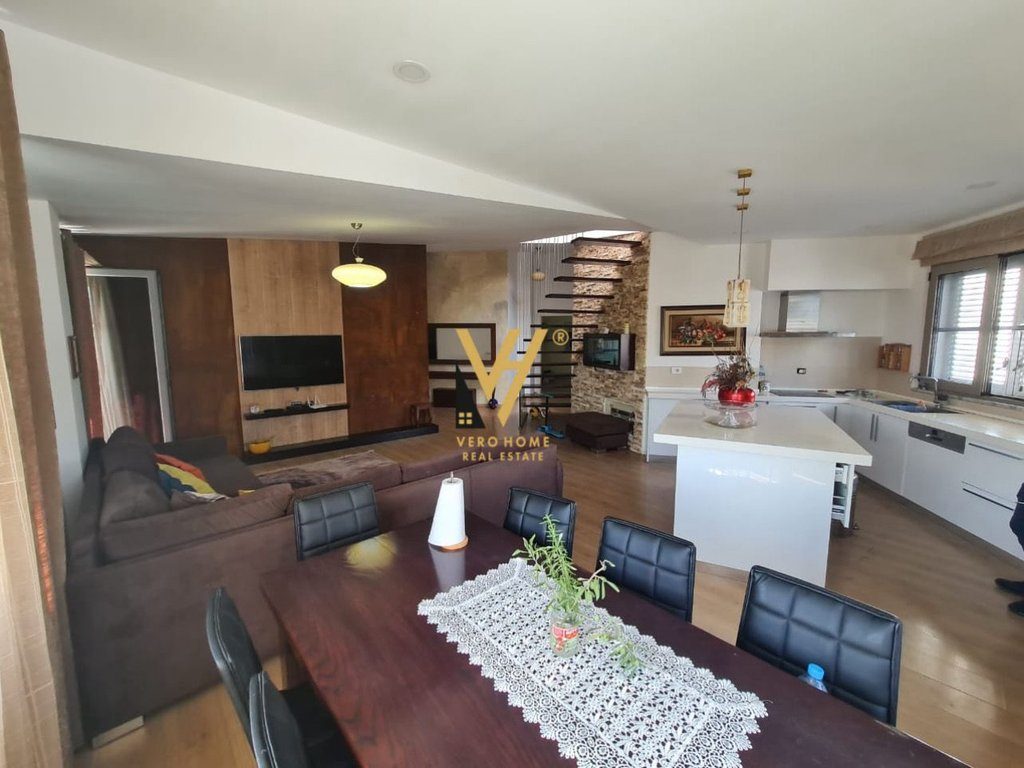 JEPET APARTMENT 3+1+2 ME QIRA TE LIQENI I THATE 100.000 LEKE 2