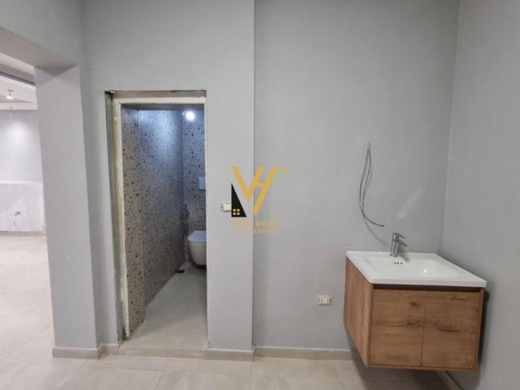 SHITET AMBIENT BIZNESI 94 M2 TE HOXHA TAHSIN 134.000 EURO 4