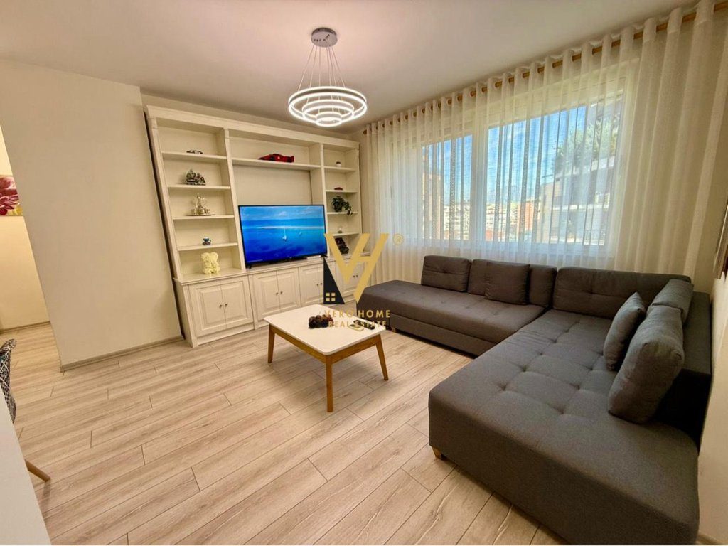 JEPET APARTAMENT 1+1+BLK ME QERA TE RRUGA E KOSOVAREVE 800 EURO
