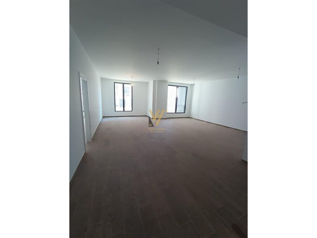 Jepet ambjent biznesi me qera te Kompleksi Zirkon 140 m2 4