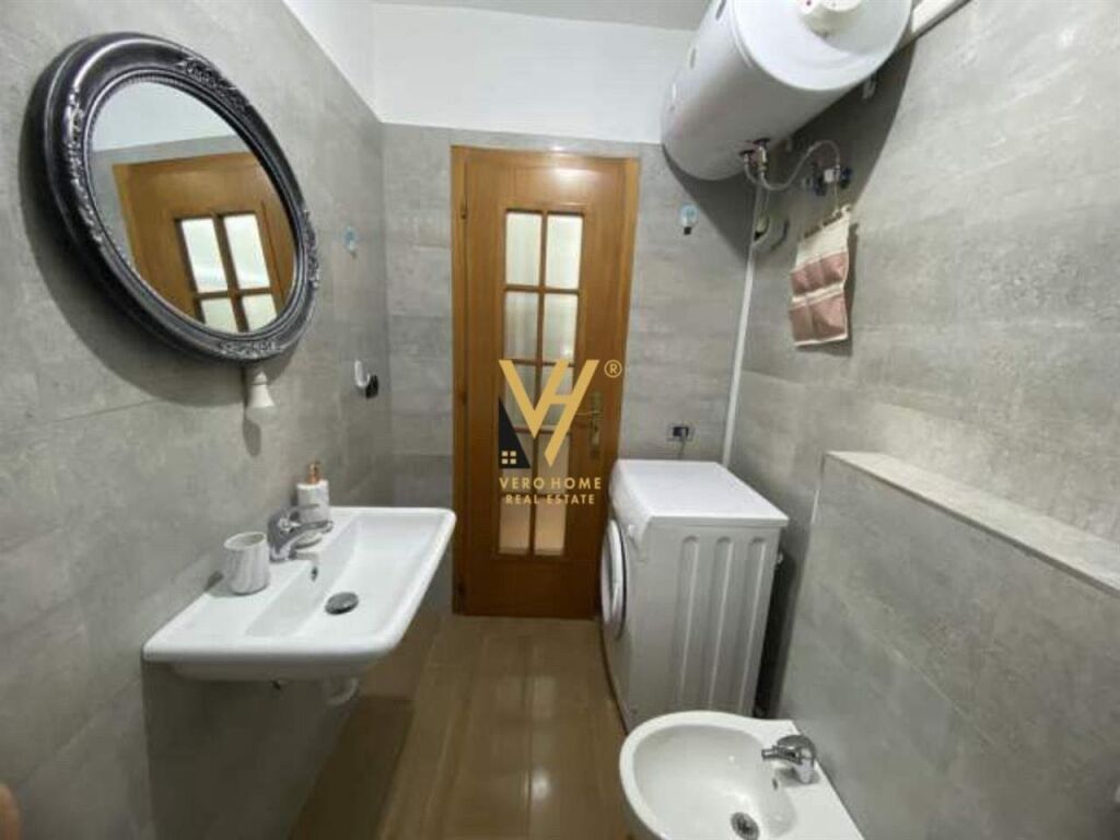 Jepet Apartament 3+1+ballkon me qera te Rruga Frosina Plaku 140 m2 2