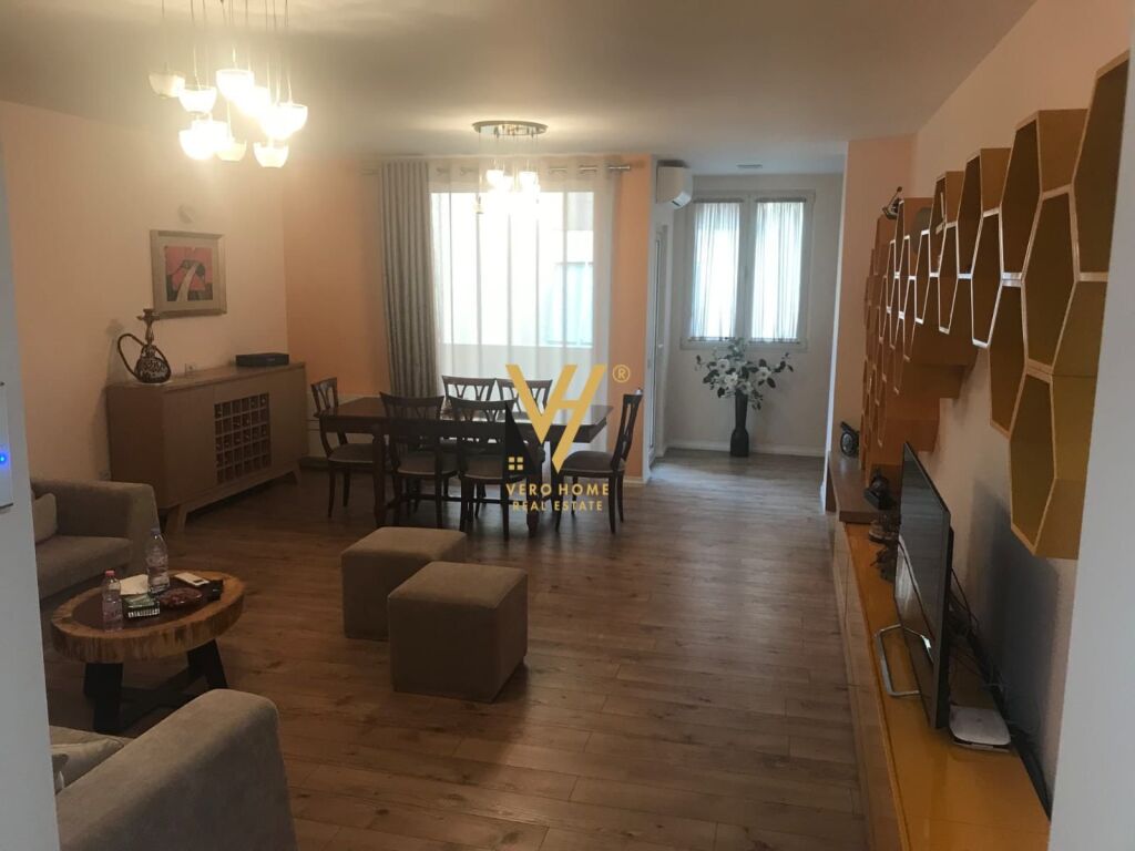 Shitet apartament 2+1+2 te Rruga Ibrahim Rugova, Bllok 155 m2