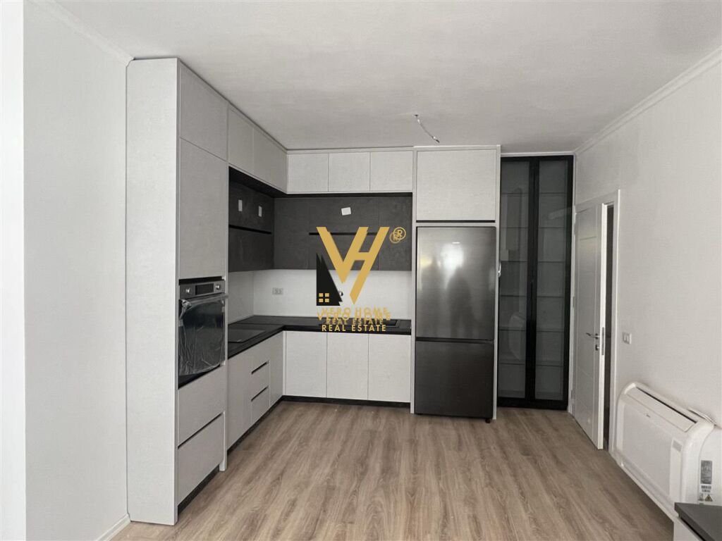 SHITET APARTAMENT 2+1+BLK TE UNIVERS CITY 130.000 EURO