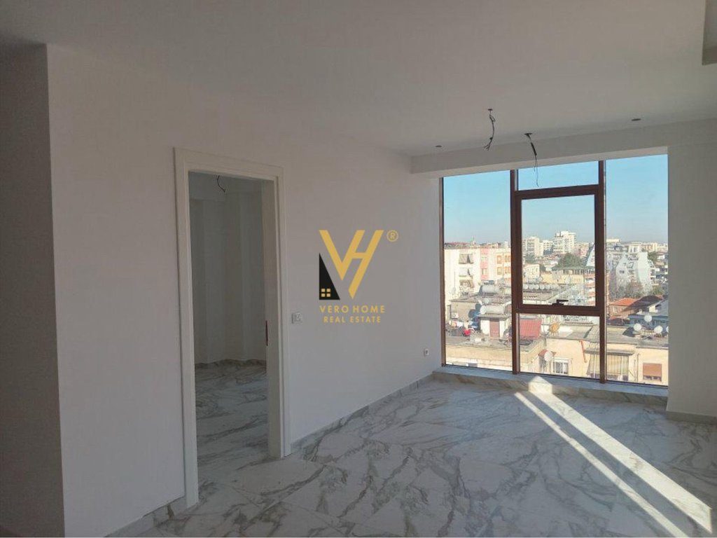 JEPET AMBIENT 70 M2 ME QERA TE RRUGA E KAVAJES 1.250 EURO 4