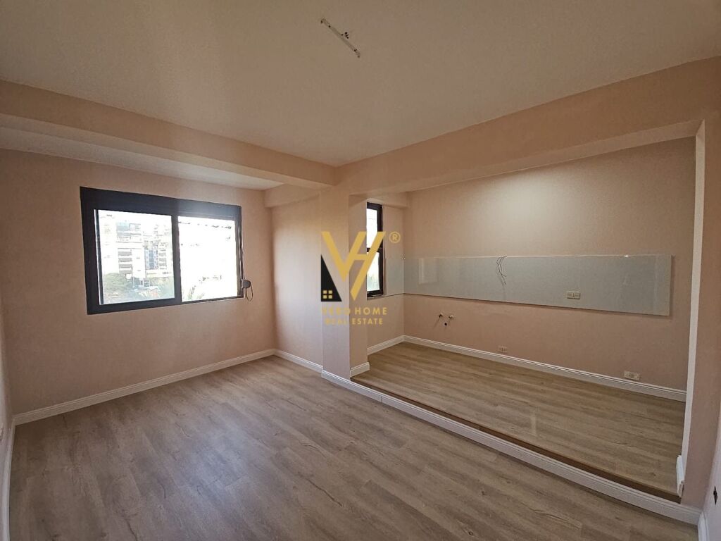 Shitet Apartament 1+1+ballkon ne Durres, Hotel Adriatik 45 m2 4