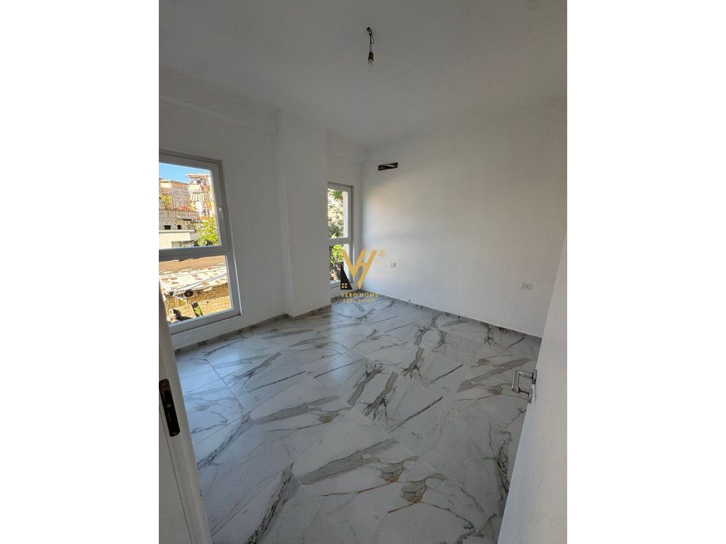 JEPET ZYRE 69 M2 ME QIRA NE LAPRAKE 50.000 LEKE 2