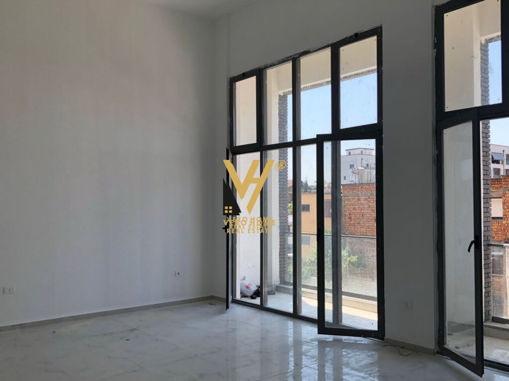SHITET ZYRE 88 M2 NE PORCELAN 261.000 EURO 2