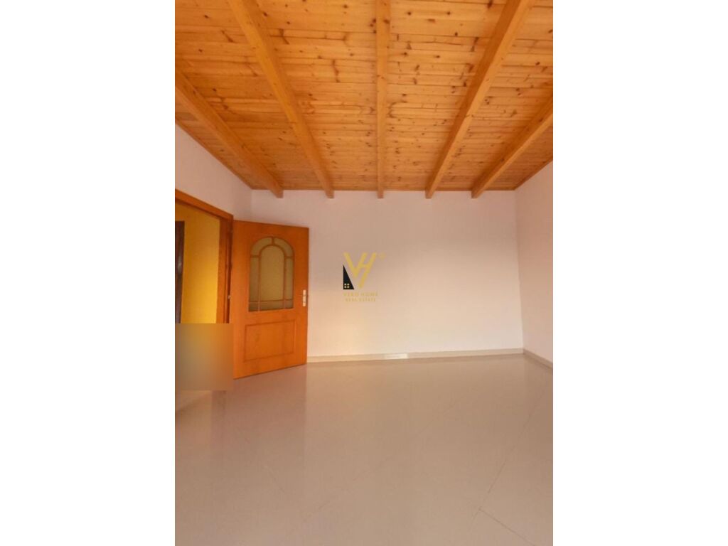 Shitet Apartament 3+1+verande ne Qender 95 m2
