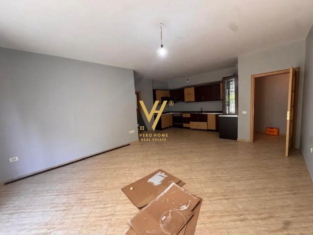 JEPET APARTAMENT 2+1+2+2BLK ME QIRA TE KODRA E DIELLIT 45.000 LEKE