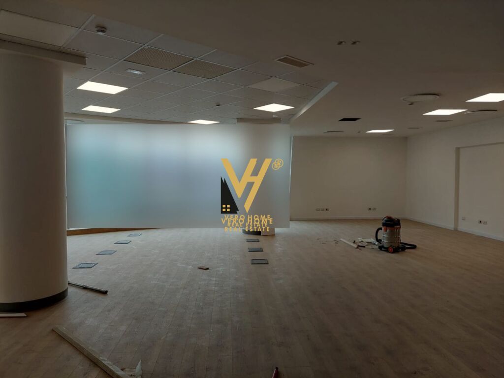 JEPET ZYRE 230 M2 BRUTO ME QERA TE PALLATI ME SHIGJETA 2.600 EURO 2