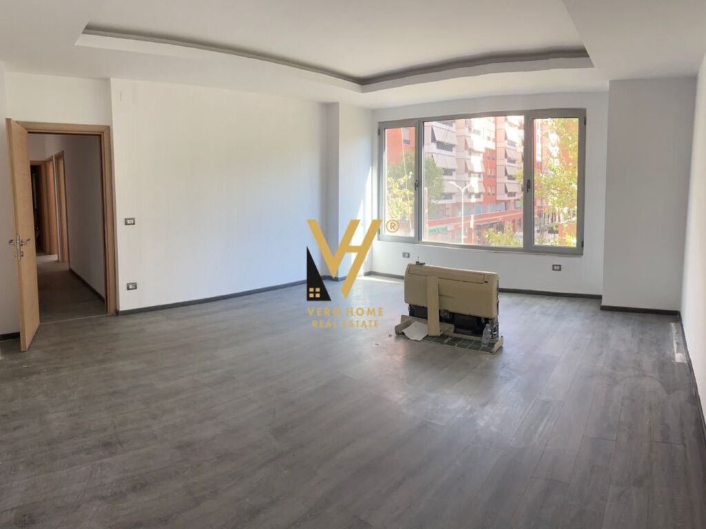 Jepet Zyre me qera te Rruga e Kavajes 109 m2 3