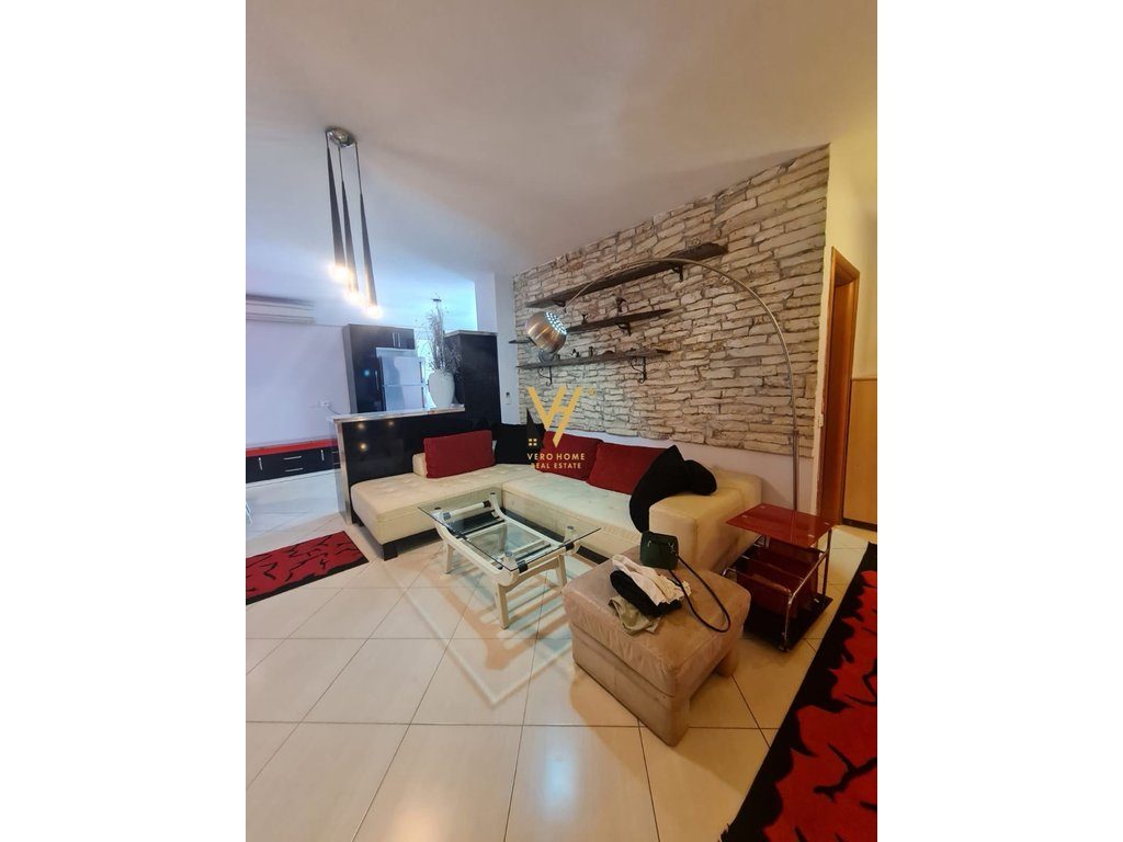 JEPET APARTAMENT 2+1 ME QIRA TE RRUGA NDRE MJEDA 70.000 LEKE