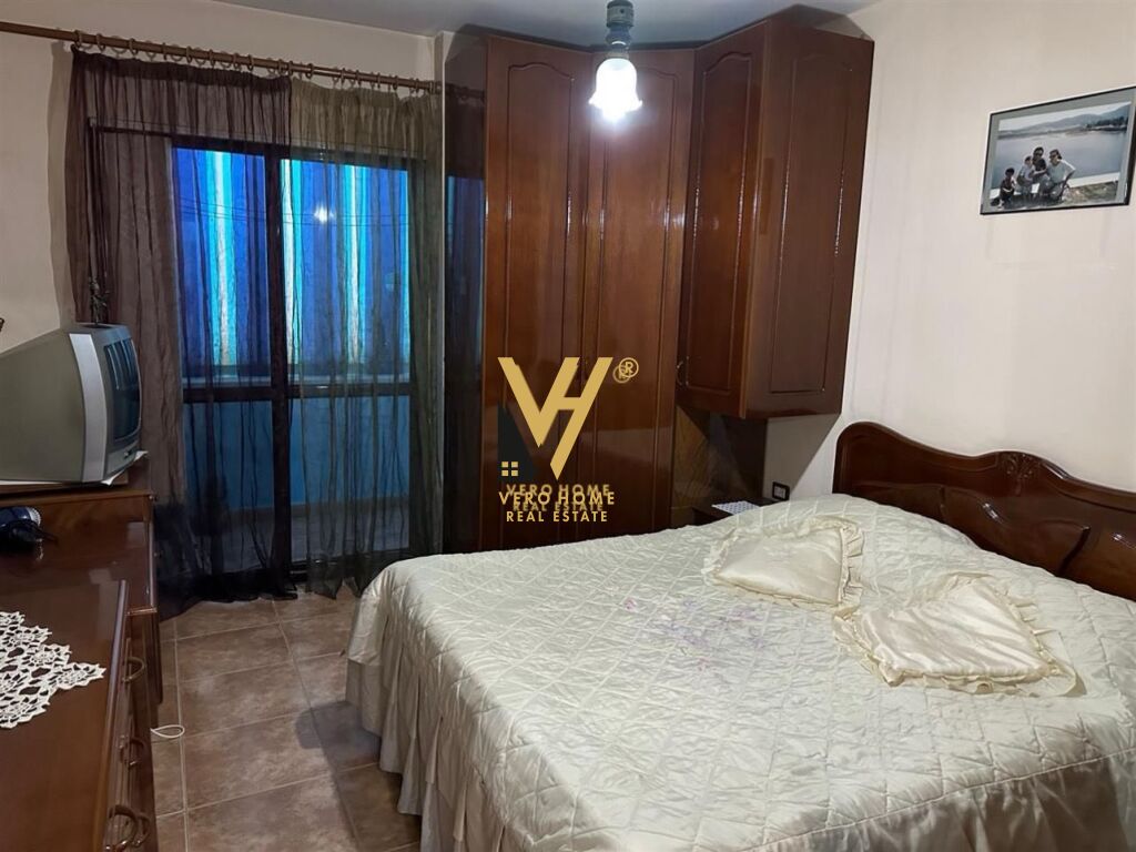 SHITET APARTAMENT 3+1+2 TE ISH BLLOKU 320.000 EURO 3