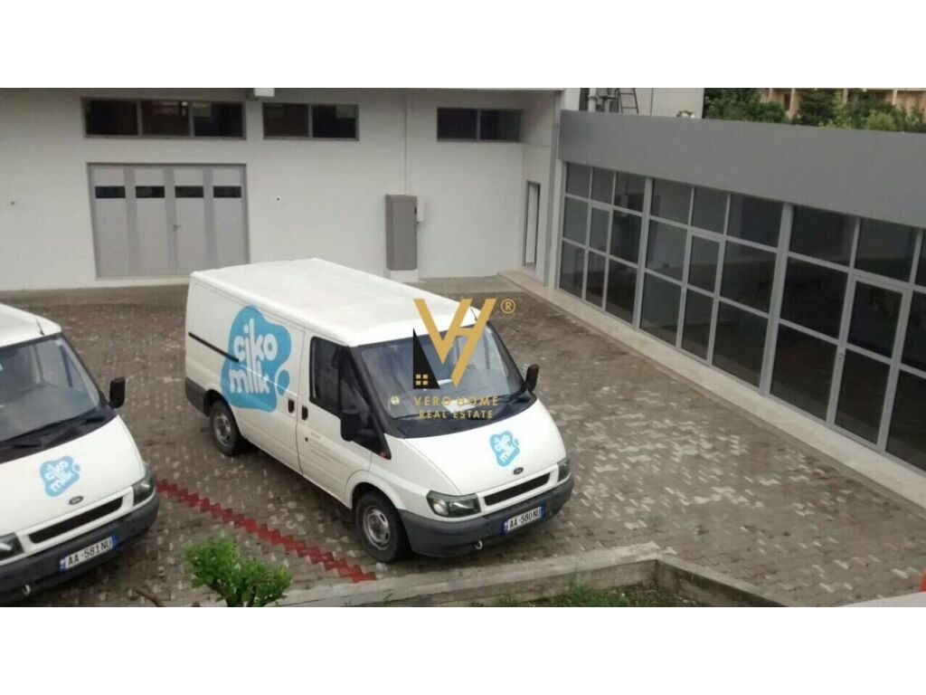 Shitet ambient komercial ne Elbasan 1400 m2