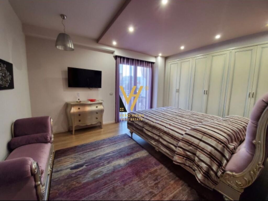Shitet vile tre kateshe te Rezidenca Akacia Hills, Teg 550 m2