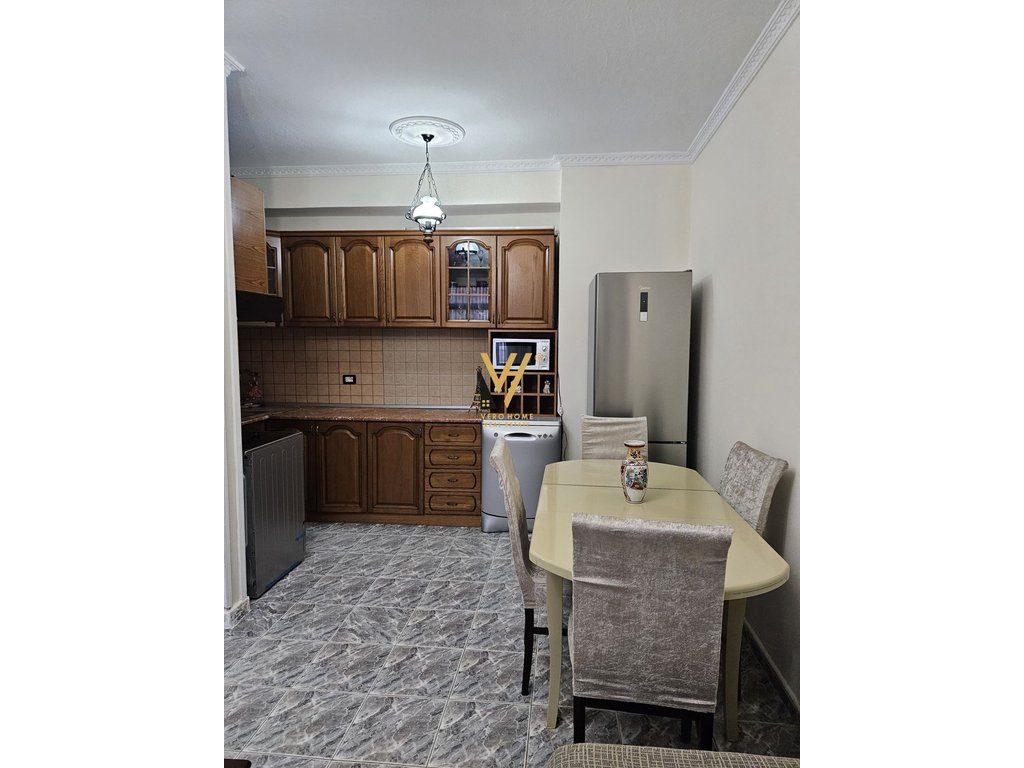 JEPET APARTAMENT 2+1+2+BLK ME QERA TE RR E ELBASANIT 70.000 LEKE 2