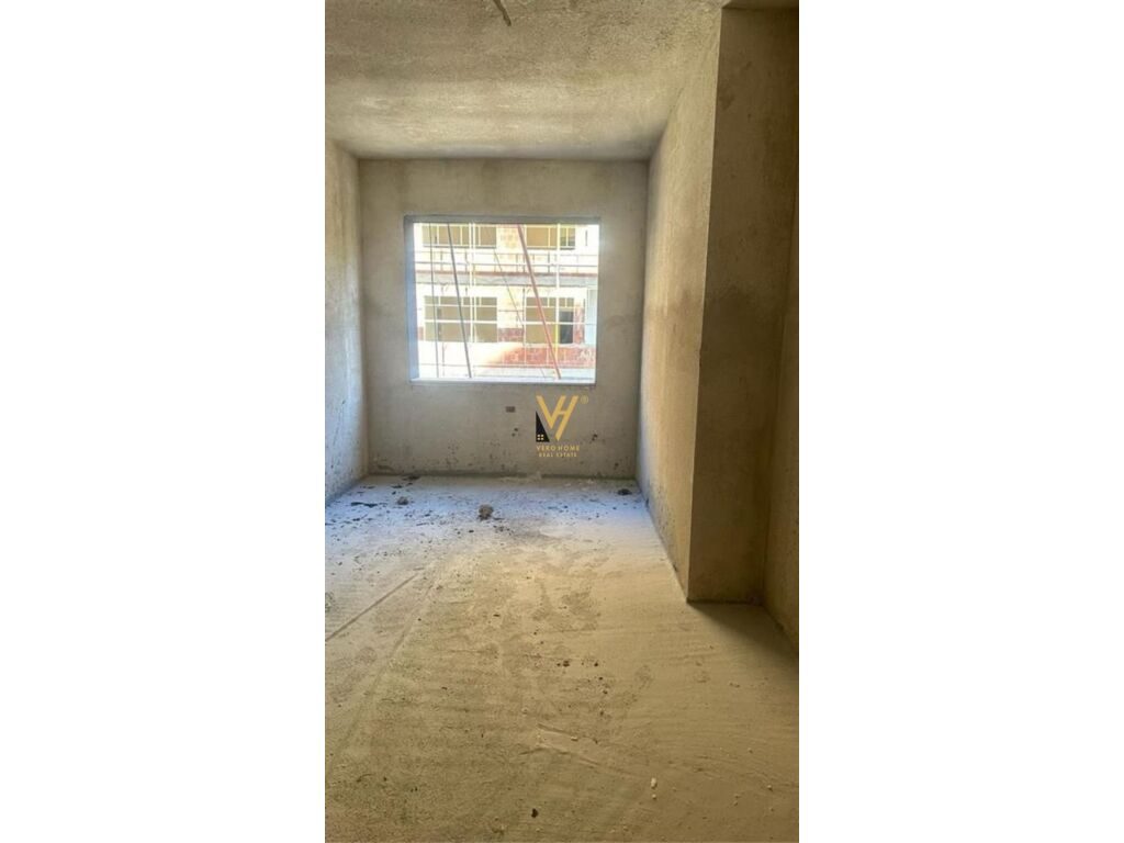 Shitet Apartament 2+1+ballkon te Rruga e Elbasanit 122 m2 3