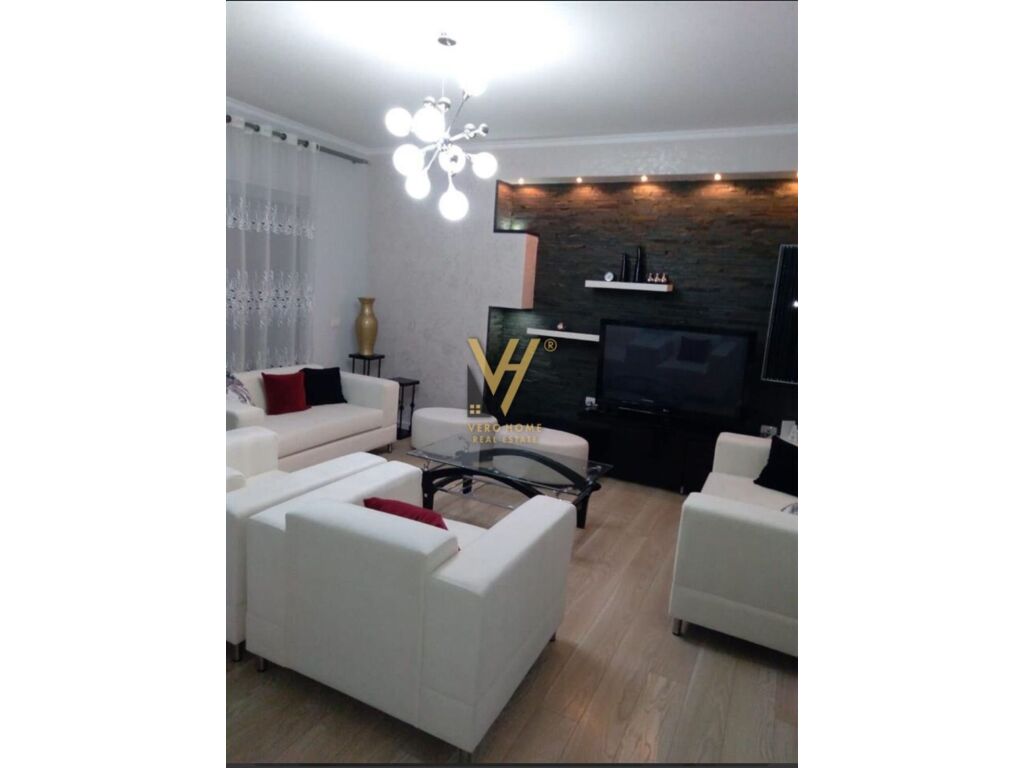 Jepet Apartament 2+1+2 me qera te Rruga Myslym Shyri 124 m2