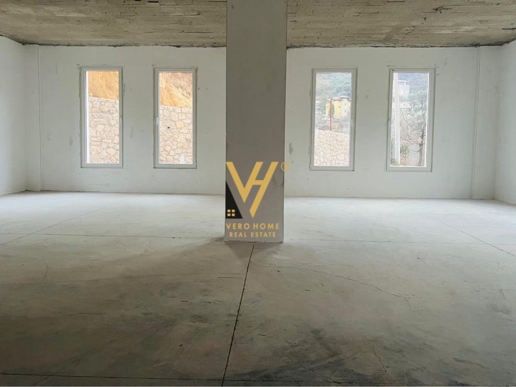 JEPET GODINE BIZNESI 1.000 M2 ME QERA NE SELITE 350.000 LEKE 2