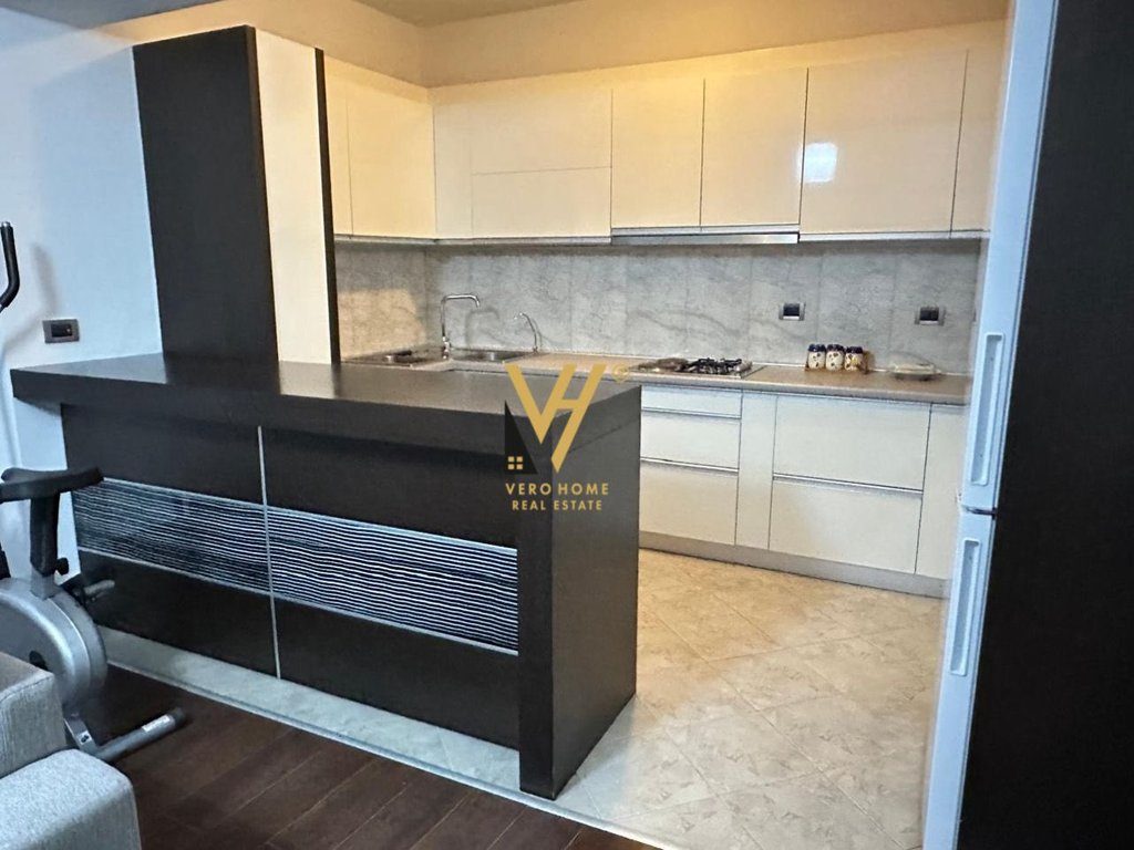 JEPET APARTAMENT 2+1+BLK ME QERA TE RR. E ELBASANIT 900 EURO 3