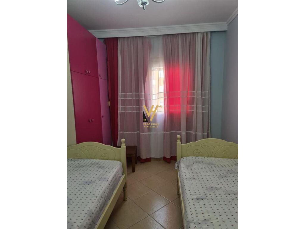 Jepet Apartament 2+1+ballkon me qera te Unaza e Re 100 m2 4