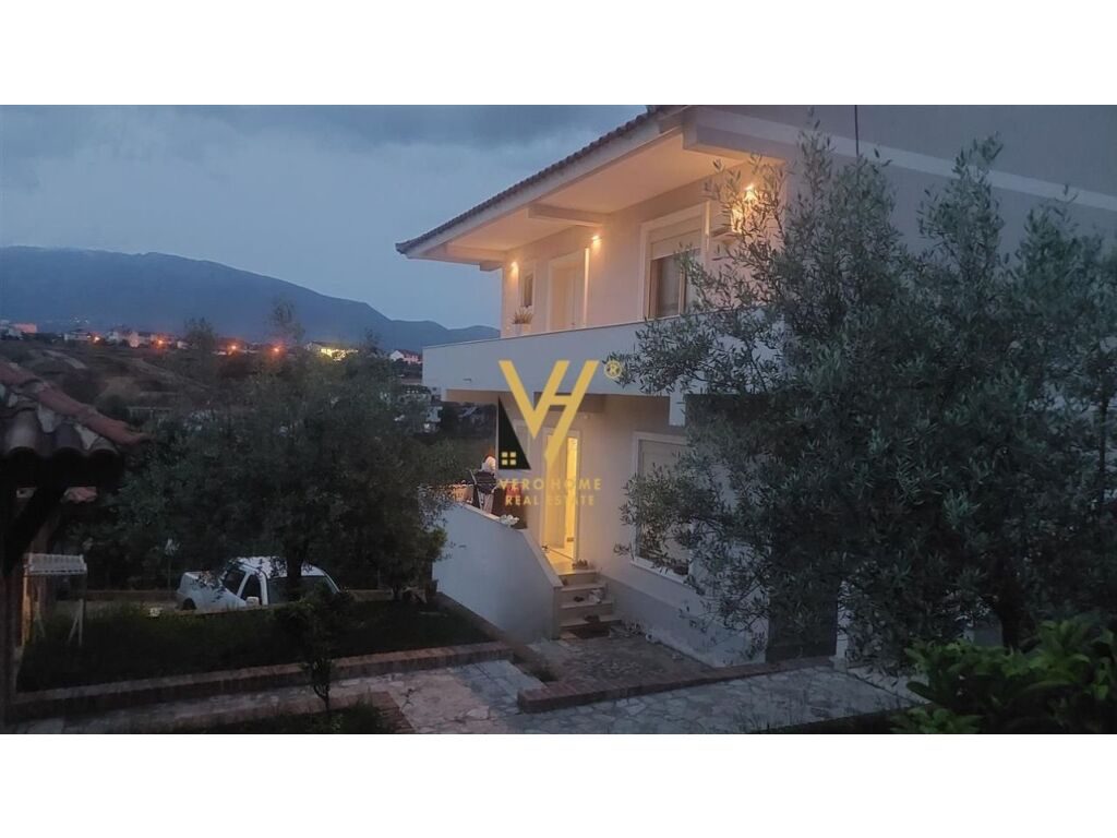 Shitet vile dhe toke ne Sauk , prane Tegut 5500 m2 4