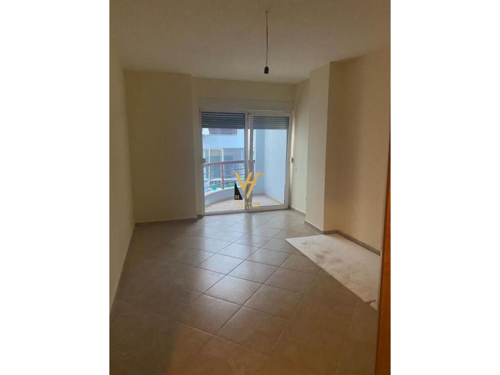 Shitet apartament 3+1+2 te Kompleksi Kolombo, Liqeni i Thate 140 m2 3
