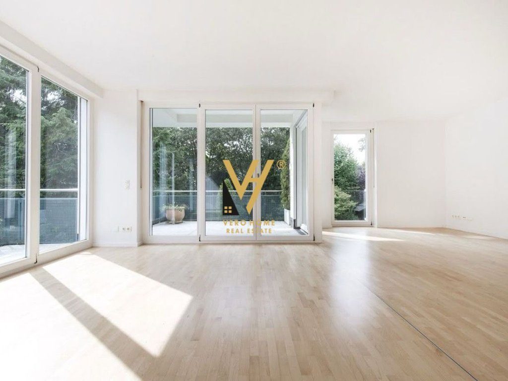 JEPET HYRJE 3+1+2 ME QERA TE KOMUNA E PARISIT 130.000 LEKE