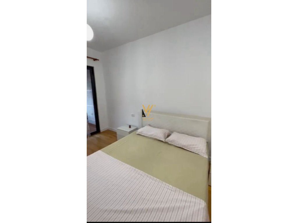 JEPET APARTAMENT 2+1+2 ME QERA NE ASTIR 60.000 LEKE 3