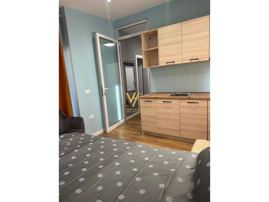 JEPET APARTAMENT 1+1+BLK ME QERA TE PAZARI I RI 650 EURO 4