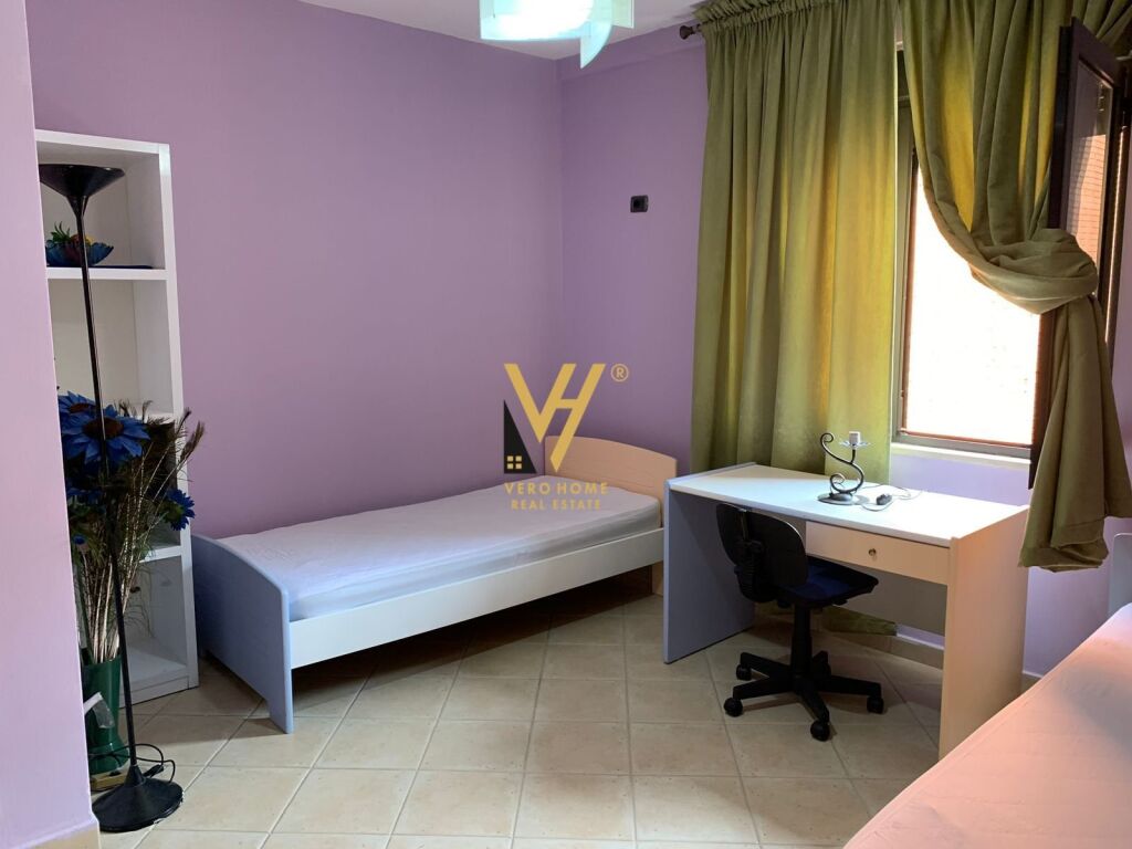 Jepet Apartament 2+1+2+post parkimi me qera ne Qender 113 m2 4