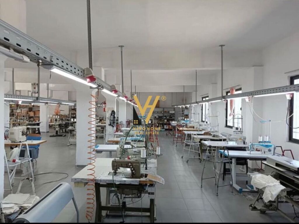 Jepet Magazine me qera ne Kombinat 400 m2 2