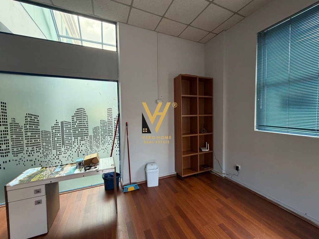JEPET ZYRE 46 M2 ME QERA TE SHESHI WILLSON 600 EURO 3