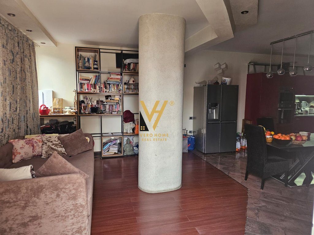 JEPET APARTAMENT 2+1+2+BLK ME QERA TE BLLOKU 2.500 EURO 2