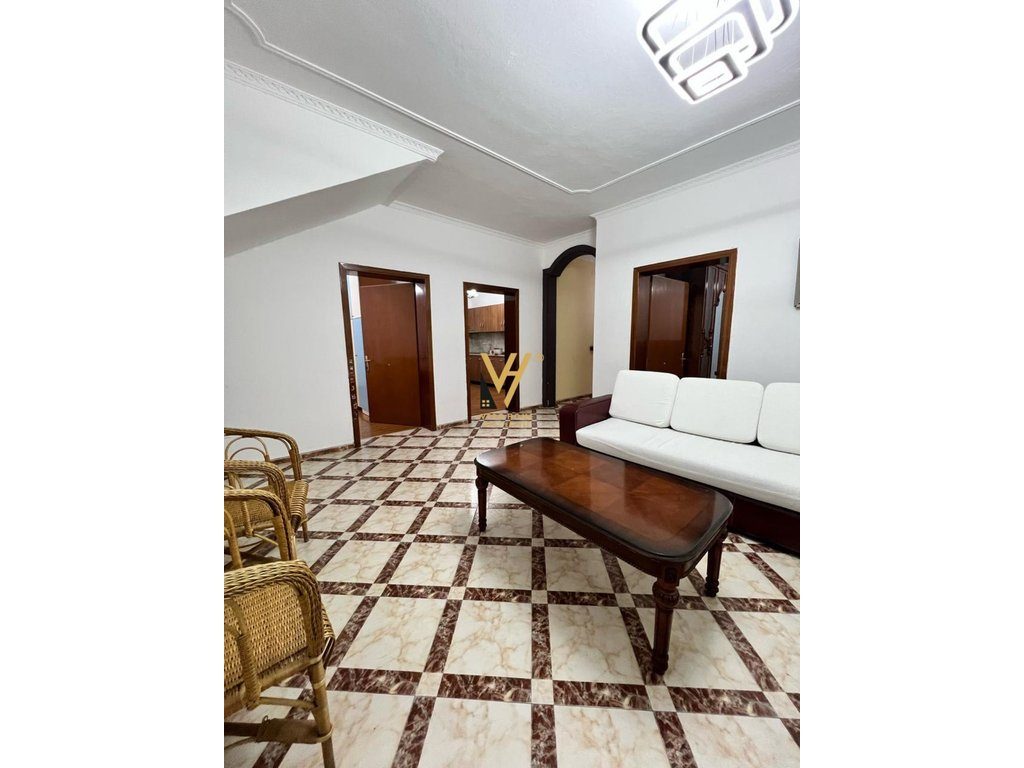JEPET APARTAMENT 2+1 ME QERA TE ISH TREGU ELEKTRIK 500 EURO