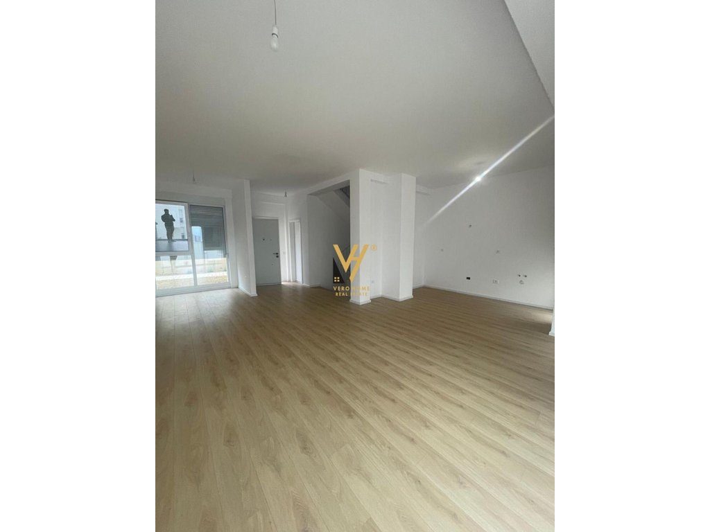 JEPET VILE 197M2 ME QERA, FARKE 1.200 EURO 4